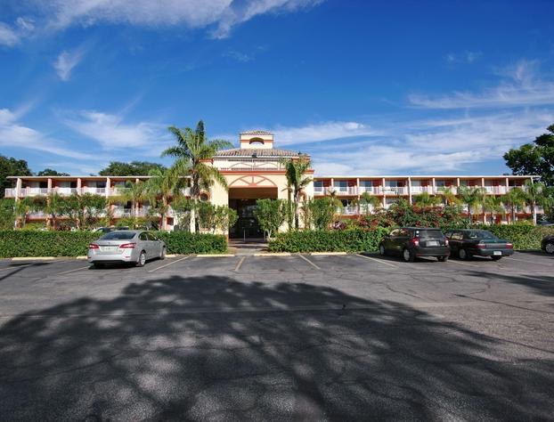 Howard Johnson by Wyndham Tropical Palms Kissimmee hotel detail image 1