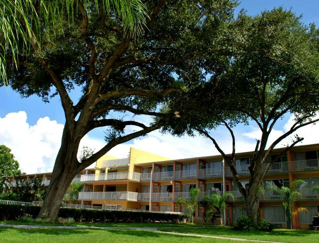 Howard Johnson by Wyndham Tropical Palms Kissimmee hotel detail image 3