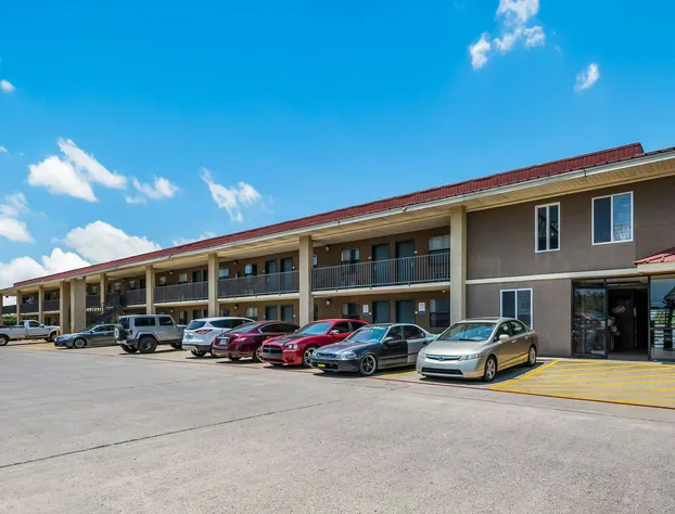 Quality Inn & Suites Hot Springs-Lake Hamilton hotel detail image 3