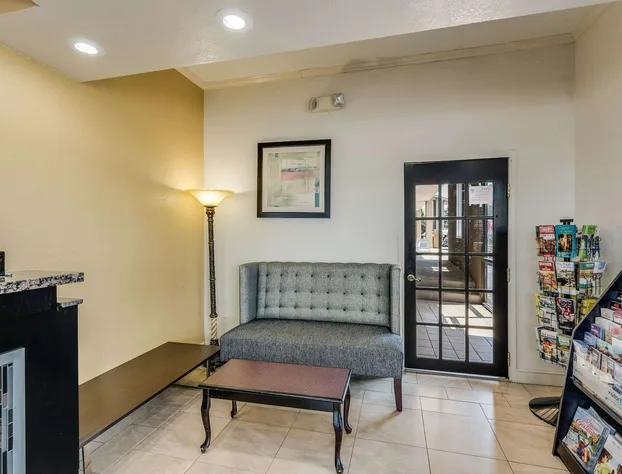 Quality Inn & Suites Hot Springs-Lake Hamilton hotel detail image 4