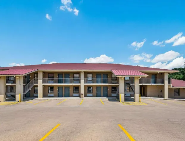 Quality Inn & Suites Hot Springs-Lake Hamilton hotel detail image 1