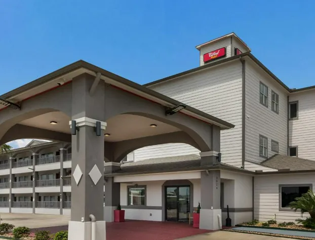 Red Roof Inn Plus+ Galveston - Beachfront hotel detail image 1