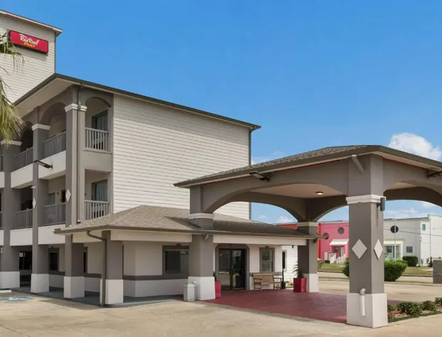 Red Roof Inn Plus+ Galveston - Beachfront hotel detail image 3