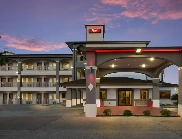 Red Roof Inn Plus+ Galveston - Beachfront hotel detail image 4