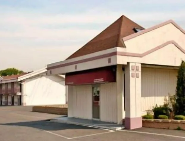 Knights Inn South Hackensack hotel detail image 1