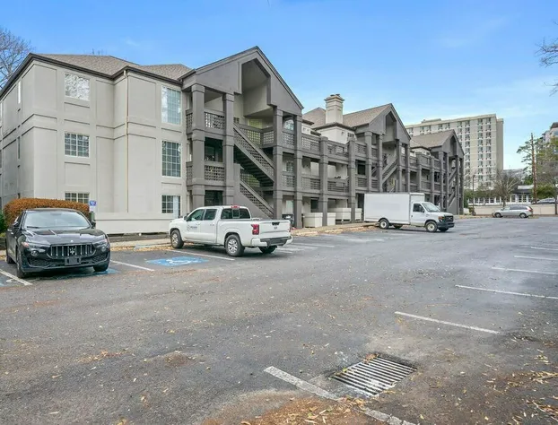 Quality Suites Atlanta Buckhead Village North hotel detail image 3