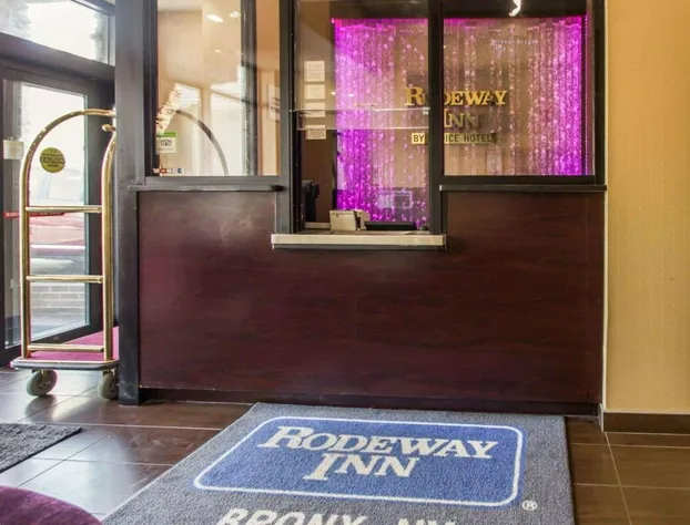 Rodeway Inn Bronx Zoo hotel detail image 2