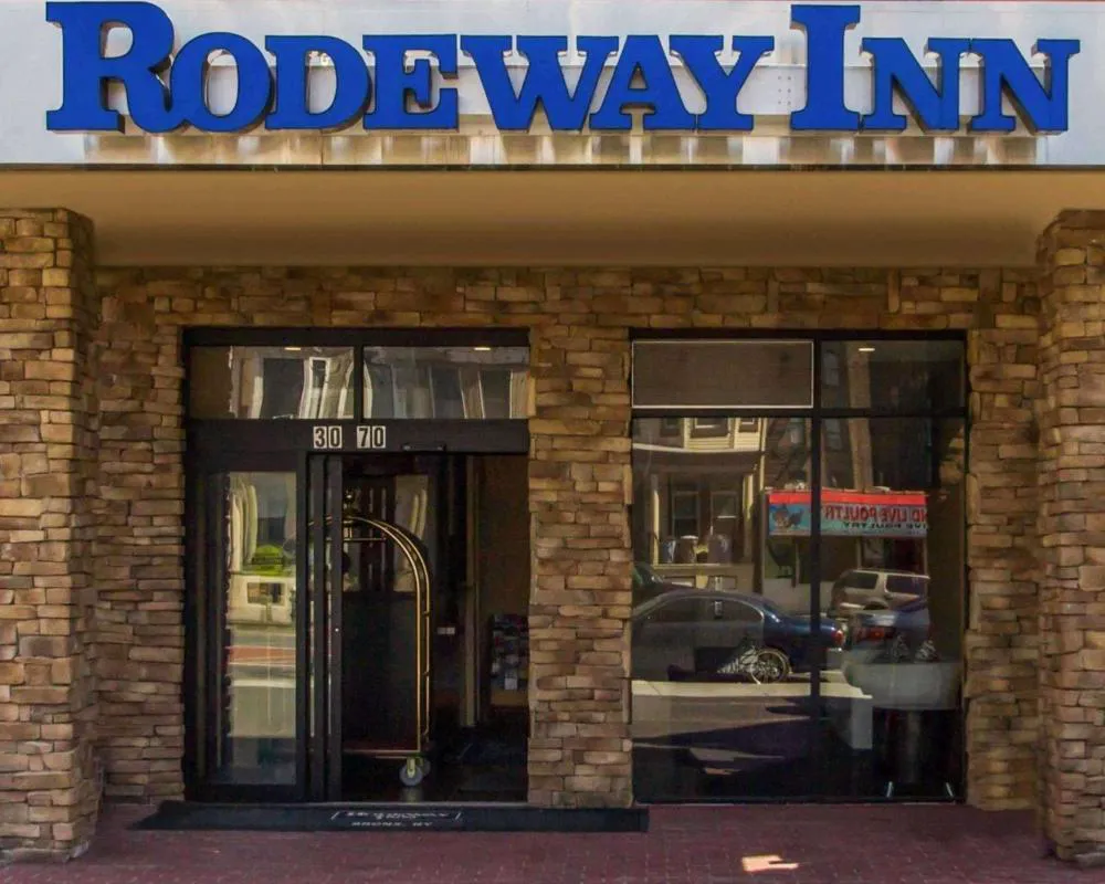 Rodeway Inn Bronx Zoo hotel hero