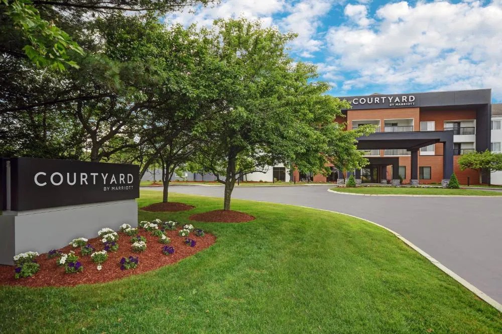 Courtyard by Marriott Raynham hotel hero