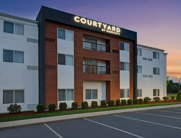Courtyard by Marriott Raynham hotel detail image 1