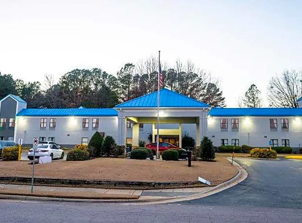 Econo Lodge Raleigh near Walnut Creek Amphitheatre hotel detail image 4