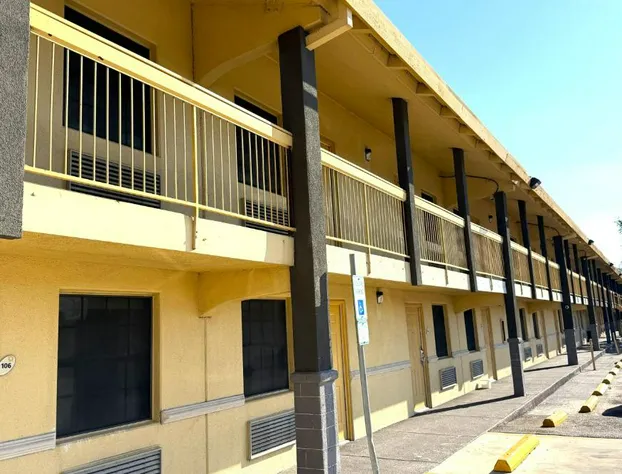 Townhouse Garden Inn & Suites San Antonio I 35 hotel detail image 2