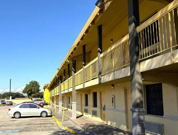 Townhouse Garden Inn & Suites San Antonio I 35 hotel detail image 3