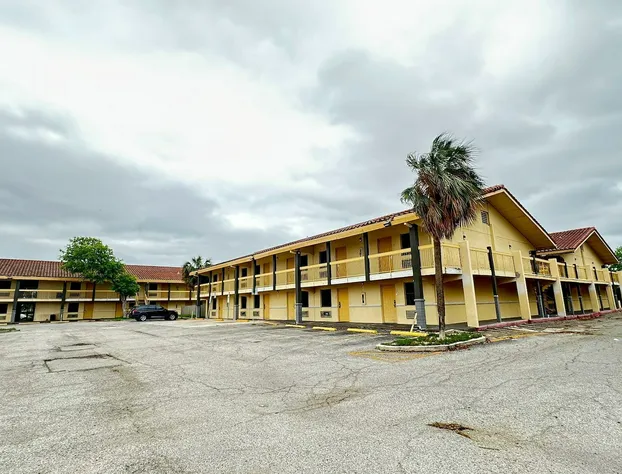 La Quinta Inn San Antonio I-35 N At Rittiman Road hotel detail image 2