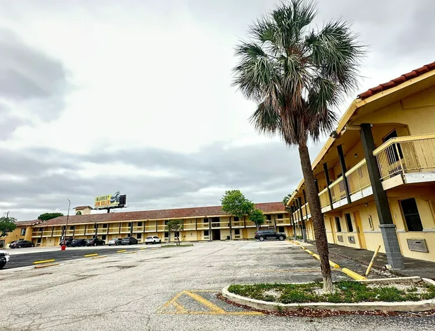 La Quinta Inn San Antonio I-35 N At Rittiman Road hotel detail image 3