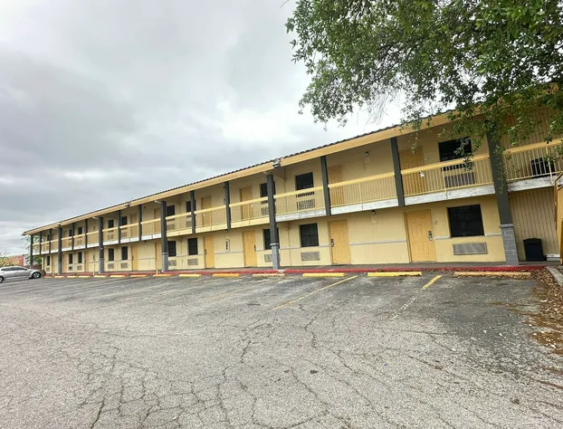 La Quinta Inn San Antonio I-35 N At Rittiman Road hotel detail image 4