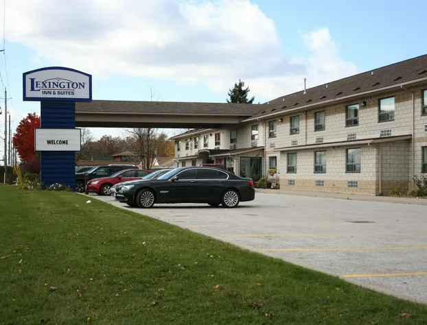 Lexington Inn & Suites Windsor hotel detail image 1