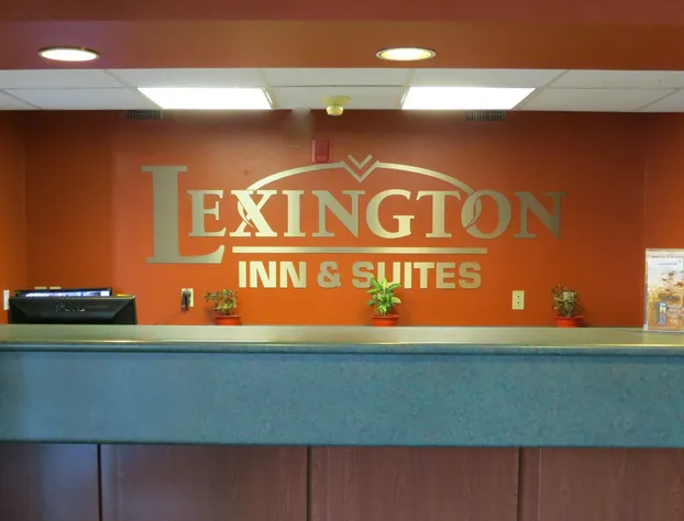 Lexington Inn & Suites Windsor hotel detail image 4