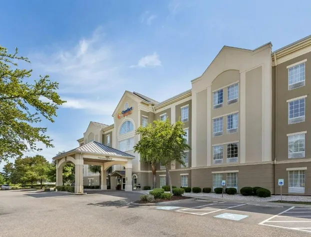 Comfort Suites Myrtle Beach Central hotel detail image 2