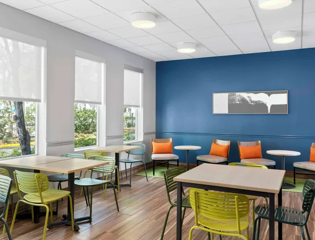 Spark by Hilton Orlando near SeaWorld hotel detail image 2