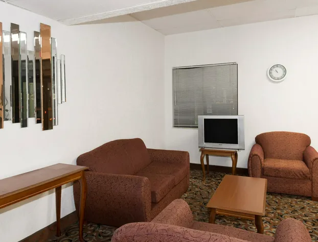 Super 8 by Wyndham Pompano Beach hotel detail image 1