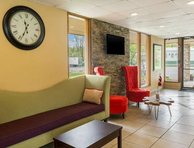 Clarion Inn & Suites Stroudsburg - Poconos hotel detail image 4