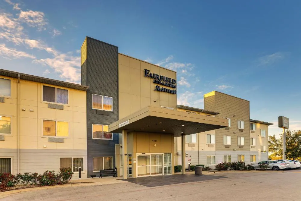 Fairfield Inn & Suites Fort Worth I-30 West near NAS JRB hotel hero