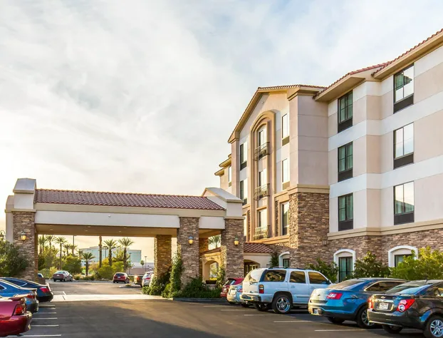 Comfort Inn & Suites Henderson - Las Vegas hotel detail image 1