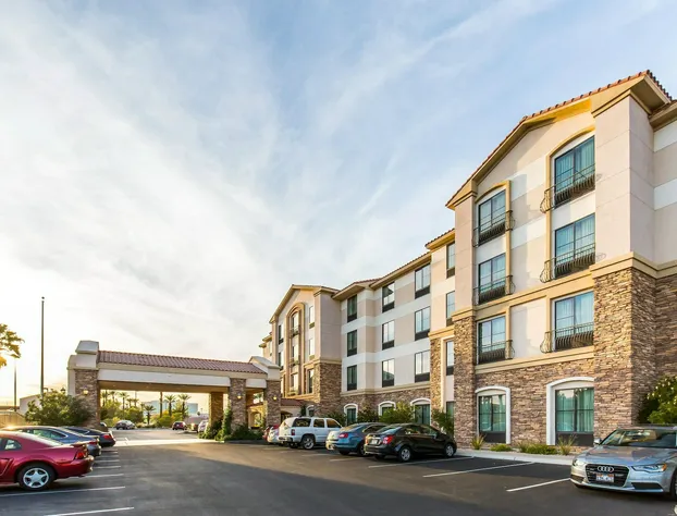 Comfort Inn & Suites Henderson - Las Vegas hotel detail image 2