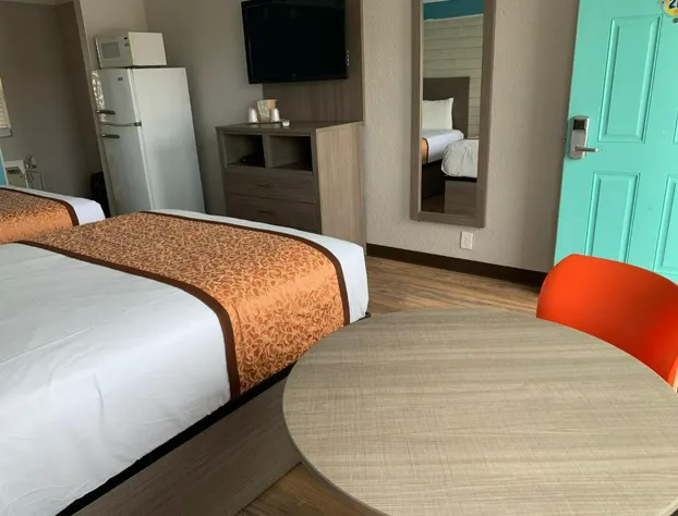 Dolphin Inn hotel detail image 2