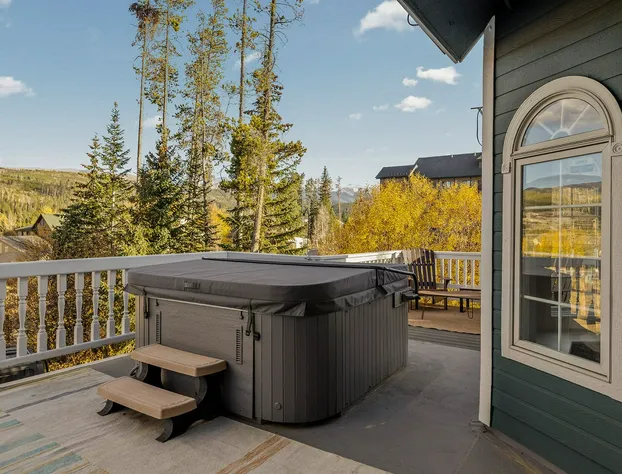 Winter Park Chateau hotel detail image 2