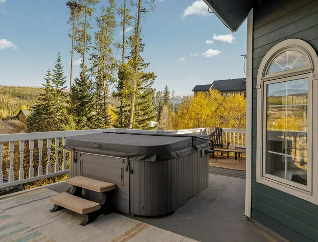 Winter Park Chateau hotel detail image 2