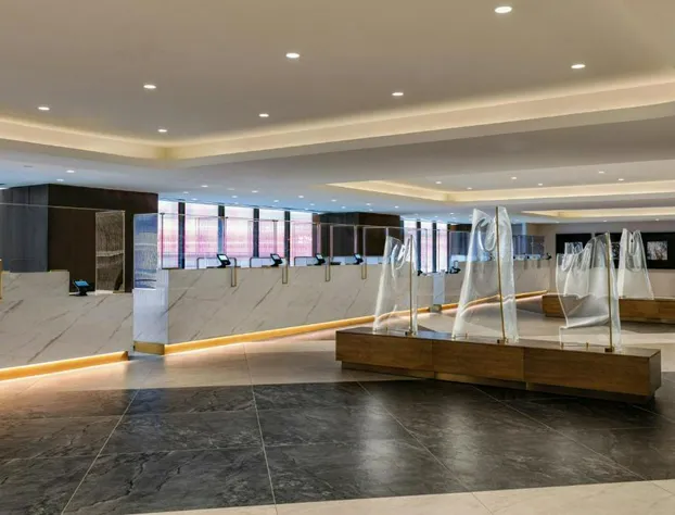 New York Marriott Marquis hotel detail image 4