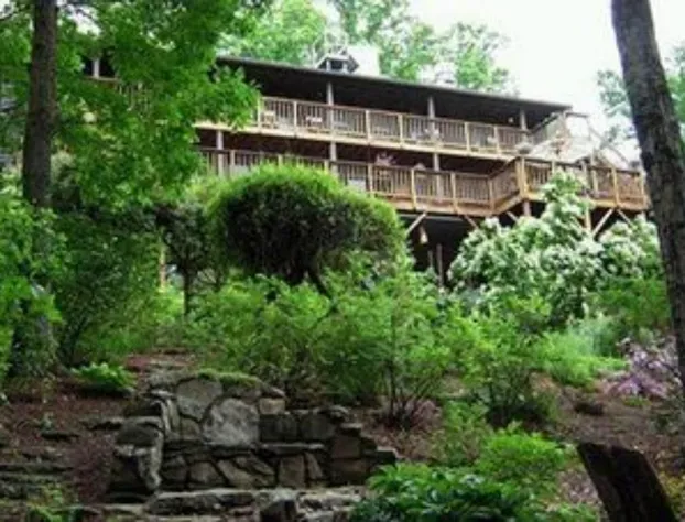 Bent Creek Lodge Bed & Breakfast hotel detail image 2