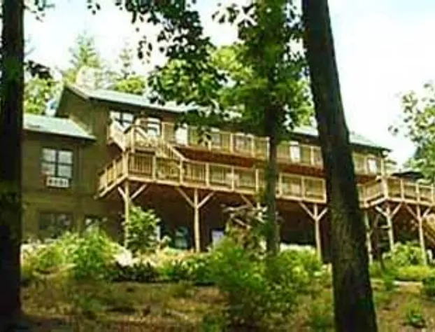 Bent Creek Lodge Bed & Breakfast hotel detail image 4