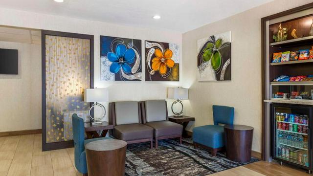 Best Western Plus Lake Worth Inn & Suites hotel detail image 3