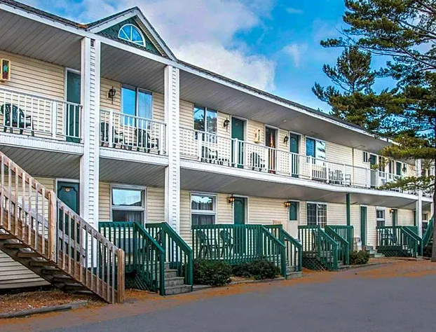 Econo Lodge Bayview hotel detail image 1