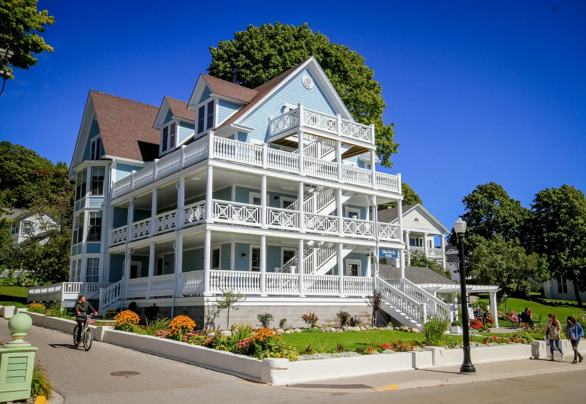 Harbour View Inn hotel hero