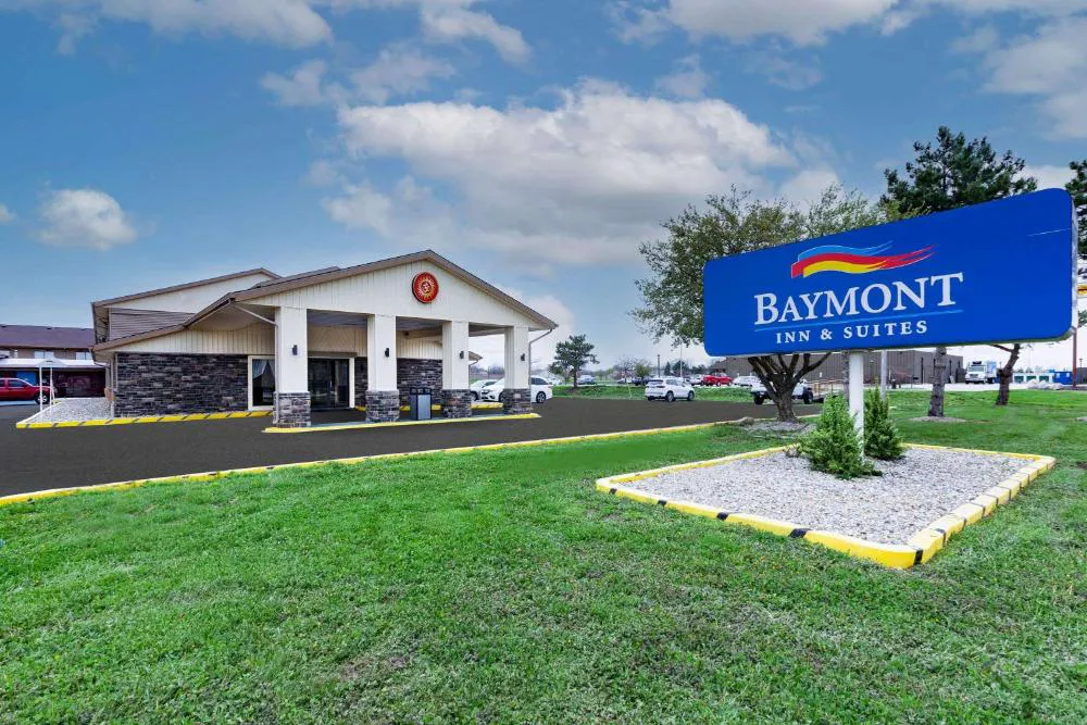 Baymont by Wyndham Perrysburg/Toledo hotel hero