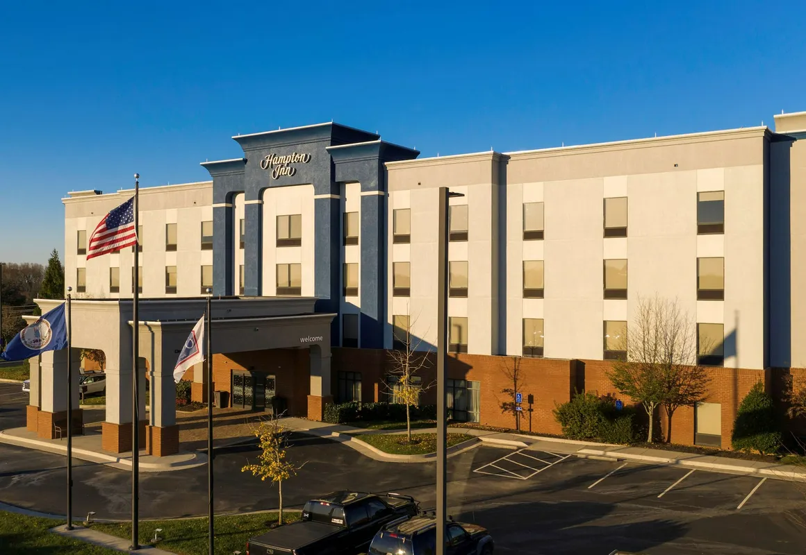 Hampton Inn Gretna - Smith Mountain Lake hotel hero