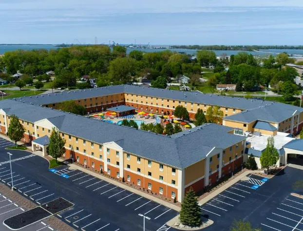 Cedar Point's Express Hotel hotel detail image 2