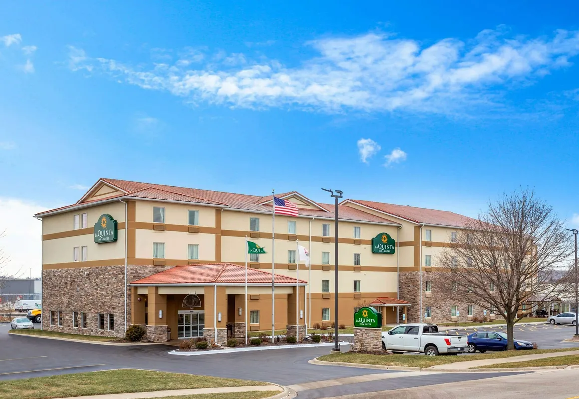 La Quinta Inn & Suites by Wyndham Rockford hotel hero