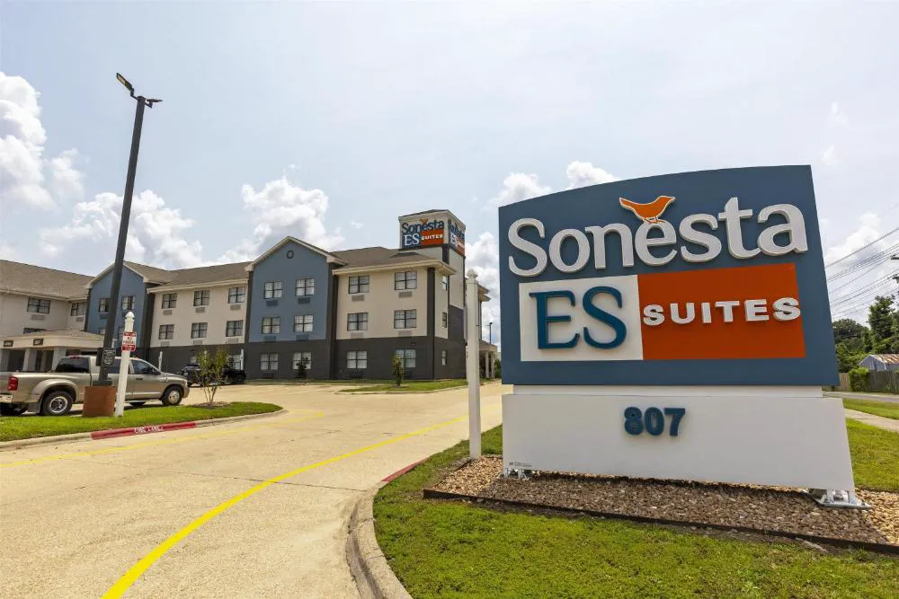Sonesta ES Suites Lafayette Airport hotel hero