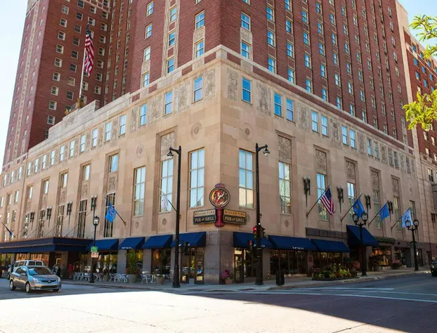 Hilton Milwaukee hotel detail image 2