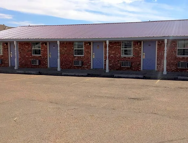 Colonial Inn hotel detail image 2