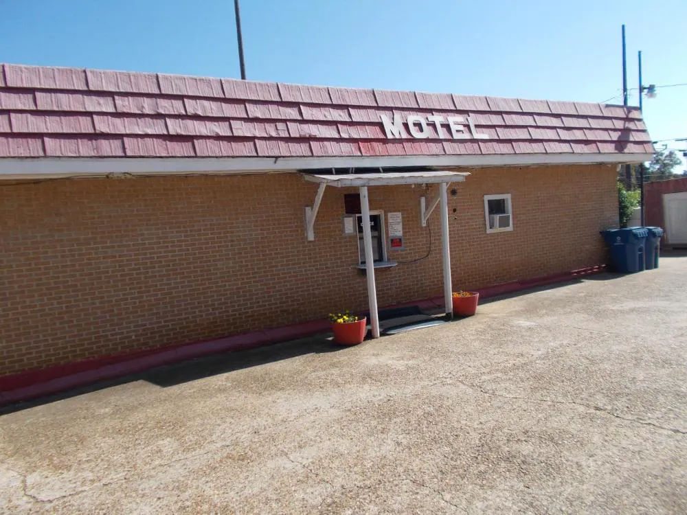 Hillside Motel hotel hero