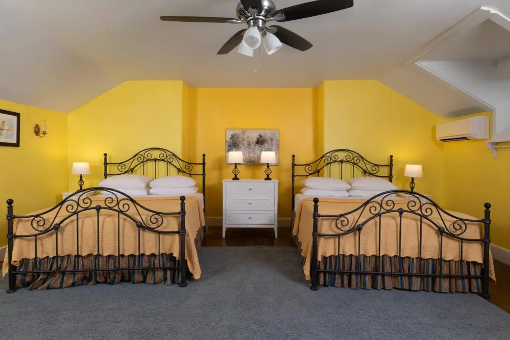 Carlisle House hotel hero