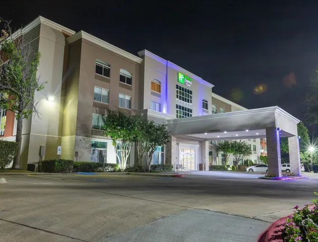 Holiday Inn Express & Suites Arlington North - Stadium Area by IHG hotel detail image 3