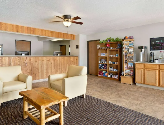 Super 8 by Wyndham Custer/Crazy Horse Area hotel detail image 3