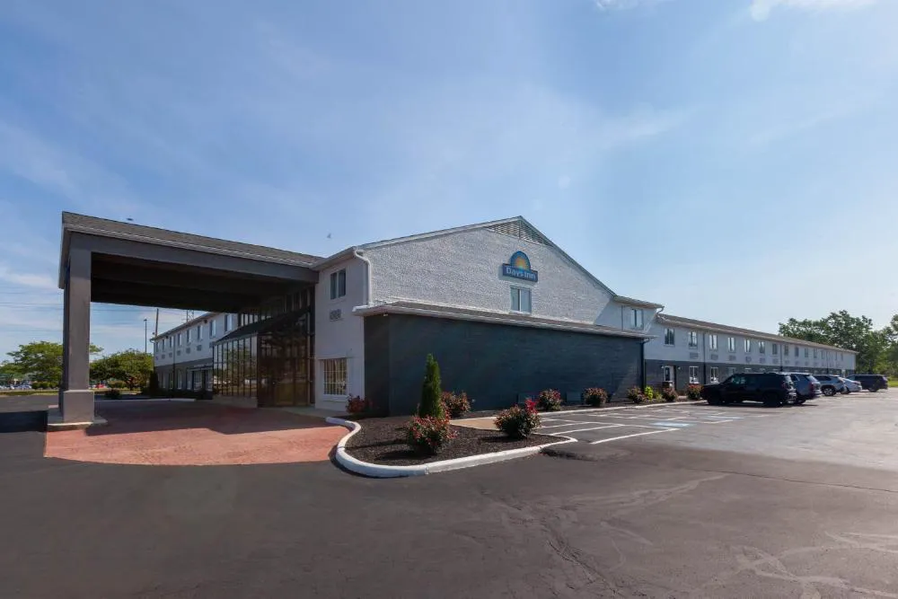 Days Inn by Wyndham Sandusky / Cedar Point hotel hero